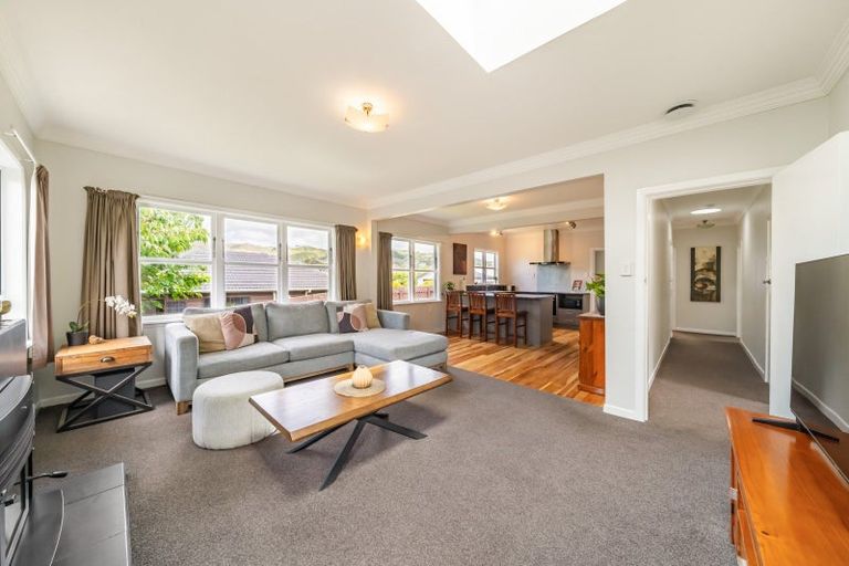Photo of property in 342 Main Road, Tawa, Wellington, 5028