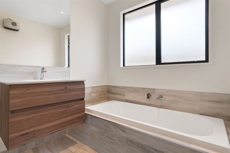 Photo of property in 35 Whitburn Avenue, Halswell, Christchurch, 8025