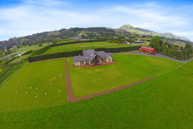 Photo of property in 100 Wingatui Road, Mosgiel, 9024