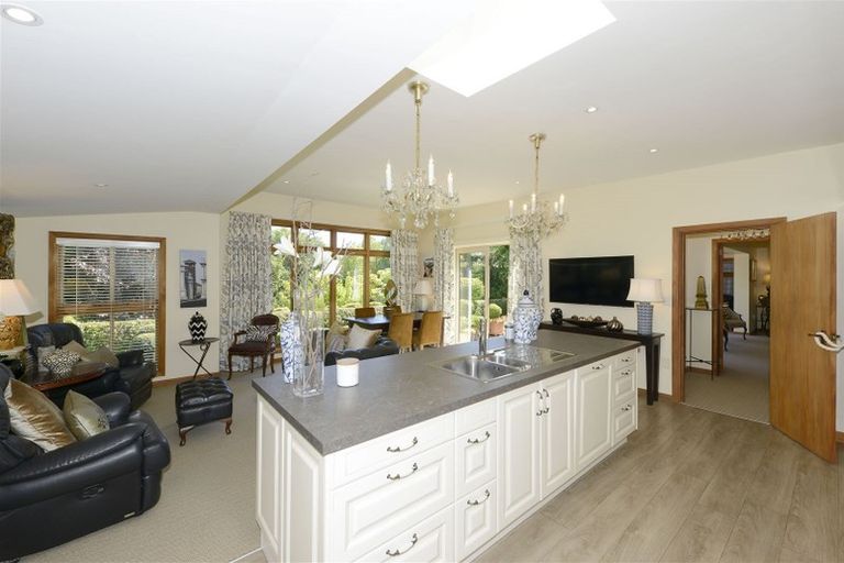 Photo of property in 8 Crichton Terrace, Cashmere, Christchurch, 8022