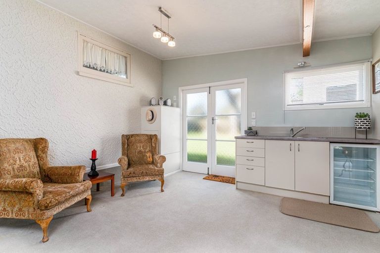 Photo of property in 73 Park Road, Carterton, 5713