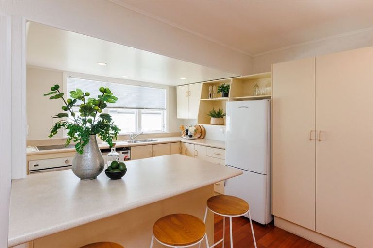 Photo of property in 105 Buick Crescent, Awapuni, Palmerston North, 4412