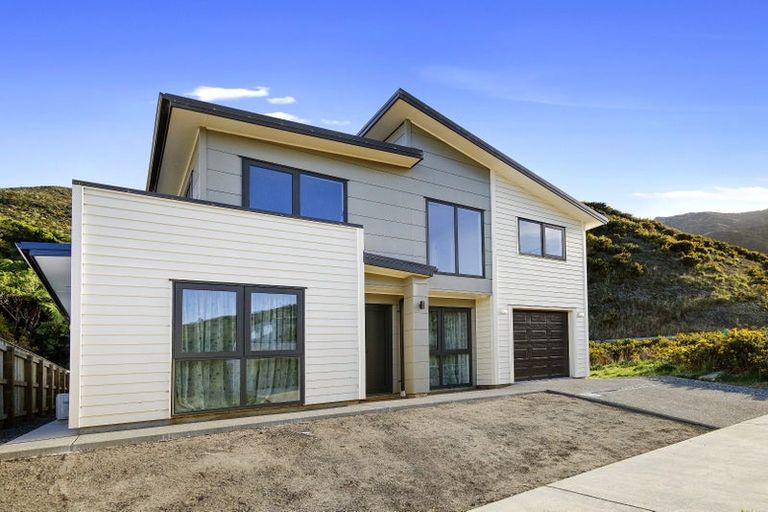 Photo of property in 24 Porokaiwhiri Street, Crofton Downs, Wellington, 6035