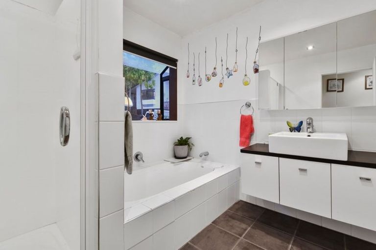 Photo of property in 7a Ramonda Close, Bayview, Auckland, 0629