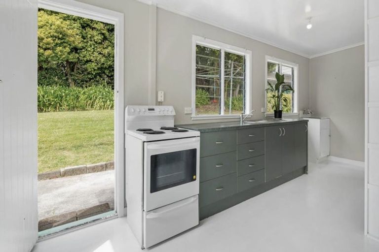 Photo of property in 22 Otanerua Road, Hatfields Beach, Orewa, 0931