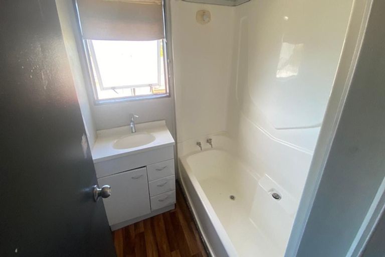 Photo of property in 198 Solar Road, Glen Eden, Auckland, 0602