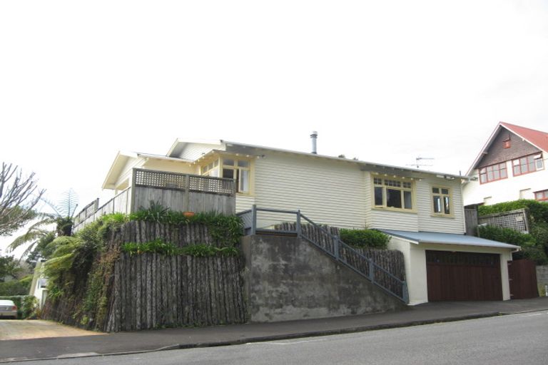 Photo of property in 101 Gover Street, New Plymouth, 4310