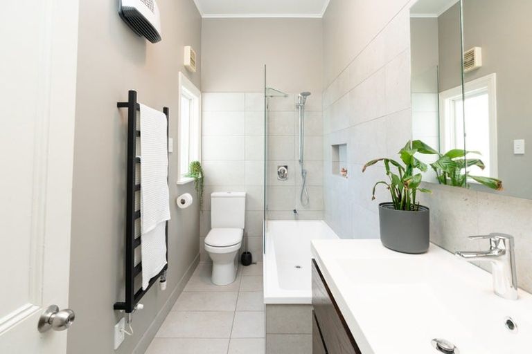 Photo of property in 19 Roy Street, Newtown, Wellington, 6021