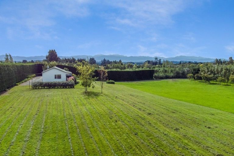 Photo of property in 16 Campbell Drive, Martinborough, 5711