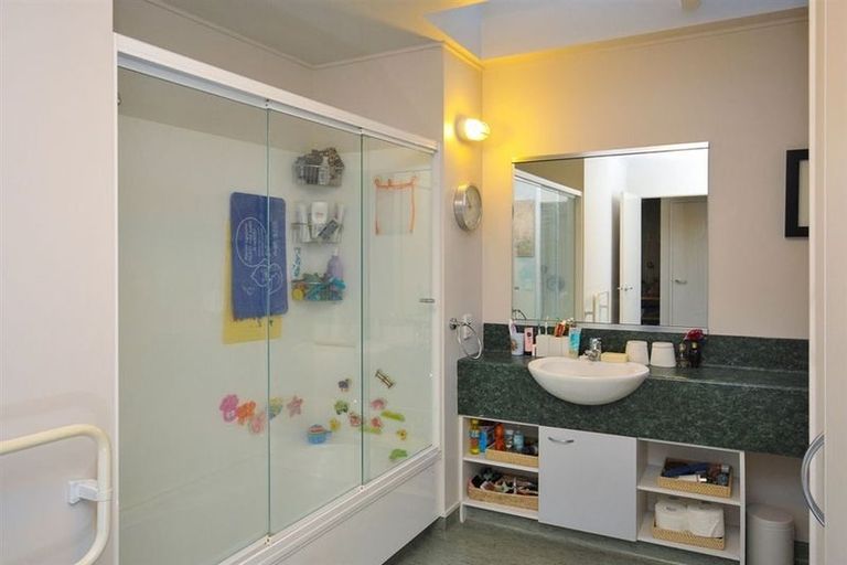 Photo of property in Dixonlane Apartments, 1/7 Feltex Lane, Te Aro, Wellington, 6011