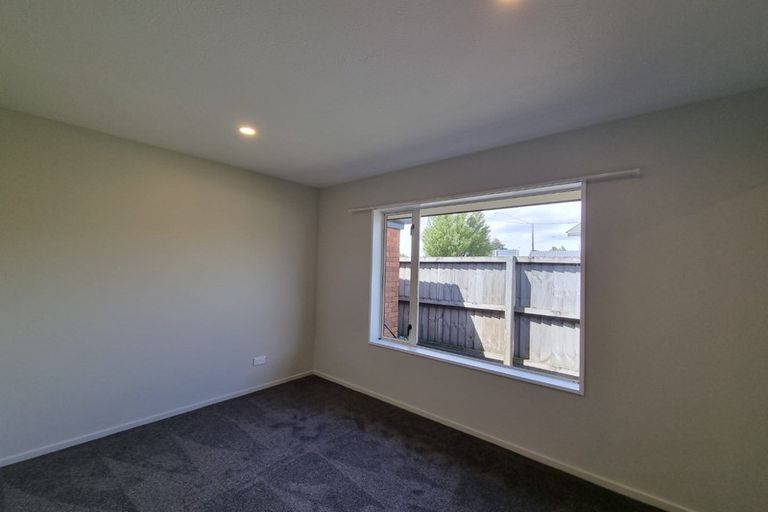 Photo of property in 393 Yaldhurst Road, Russley, Christchurch, 8042