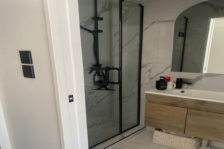 Photo of property in 2/2 Anthony Place, Pakuranga, Auckland, 2010