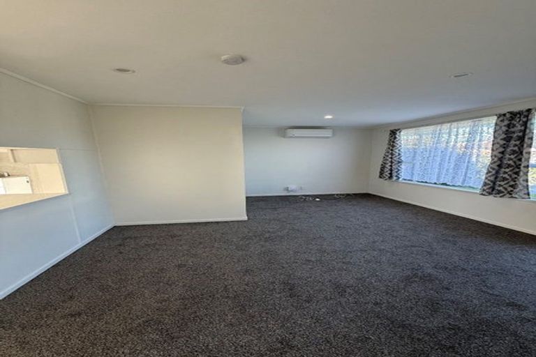 Photo of property in 51 Sturges Road, Henderson, Auckland, 0612