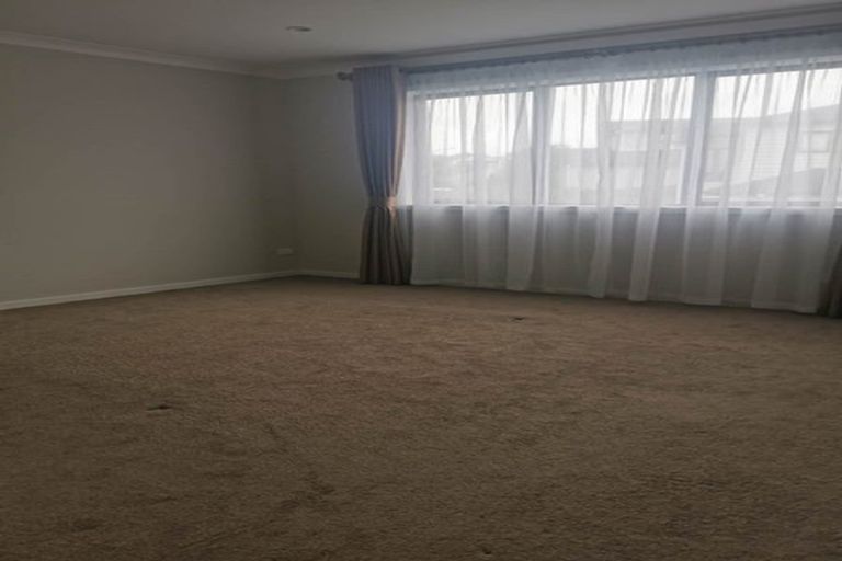 Photo of property in 21 Ascension Crescent, Orewa, 0931