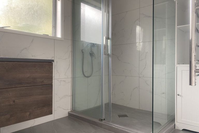 Photo of property in 72 Kirby Street, Glendene, Auckland, 0602