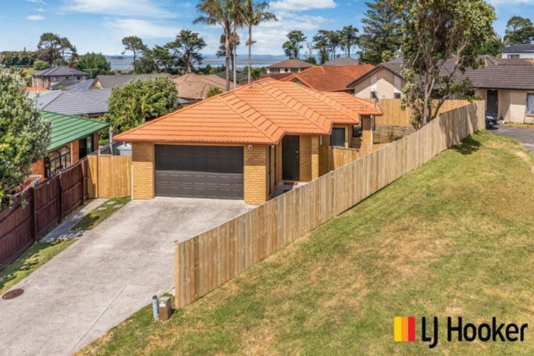 Photo of property in 54 Etherton Drive, Weymouth, Auckland, 2103