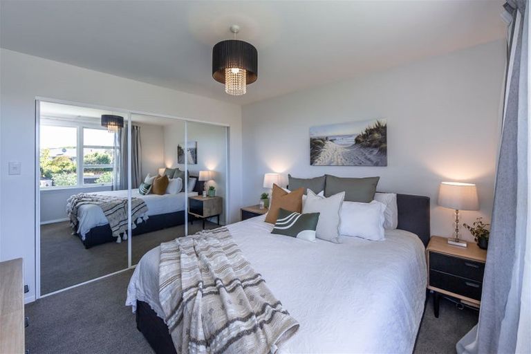 Photo of property in 28 Clipper Place, Redwood, Christchurch, 8051