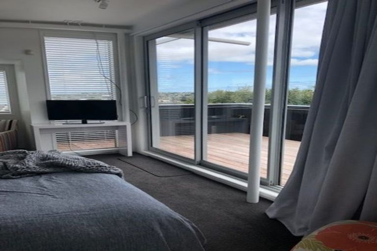 Photo of property in 8b Marama Street, Castor Bay, Auckland, 0620