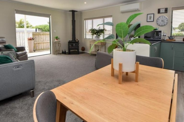 Photo of property in 19a Charles Street, Carterton, 5713