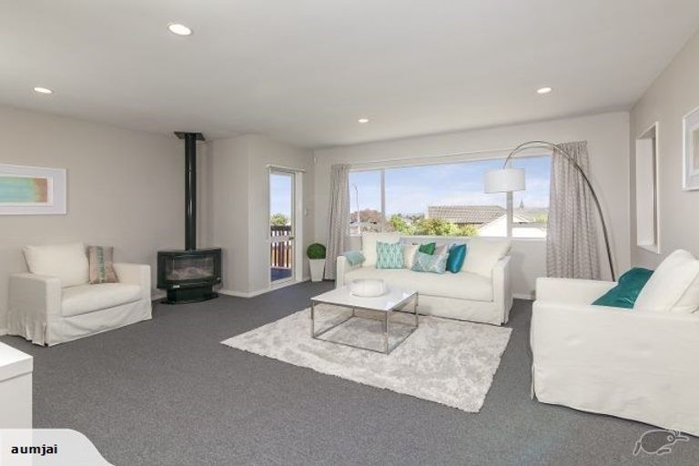 Photo of property in 14 Ribbonwood Crescent, Goodwood Heights, Auckland, 2105
