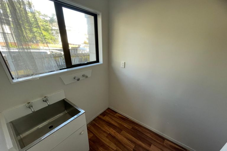 Photo of property in 1/27 Silver Creek Road, Weymouth, Auckland, 2103