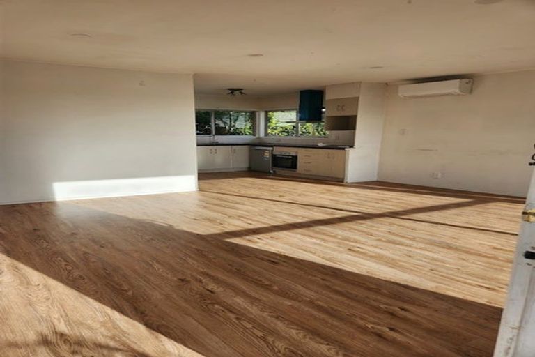 Photo of property in 1/7 Moore Street, Hillcrest, Auckland, 0627