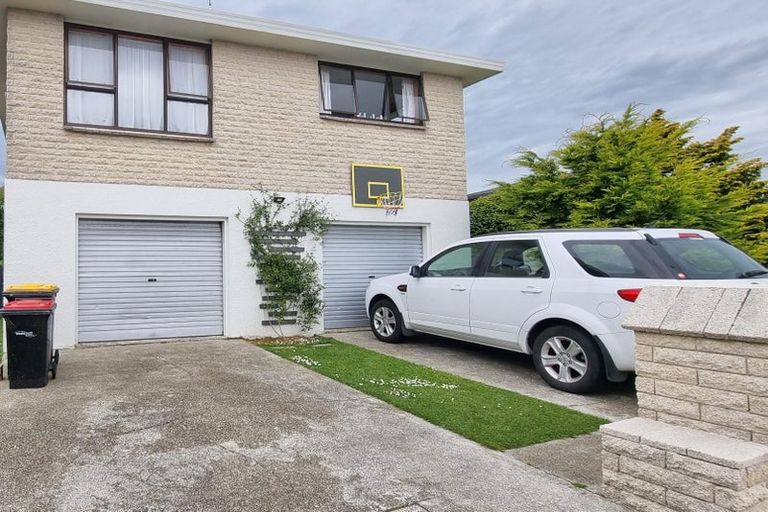 Photo of property in 12 Kildare Place, Waikiwi, Invercargill, 9810