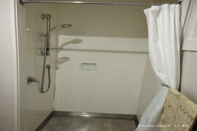 Photo of property in 19 Carluke Street, Paparangi, Wellington, 6037