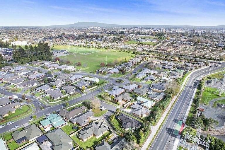 Photo of property in 8 Ashgrove Court, Hamilton East, Hamilton, 3216