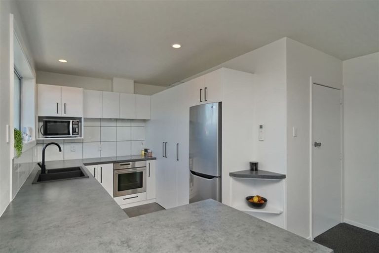 Photo of property in 4a Canberra Place, Redwood, Christchurch, 8051