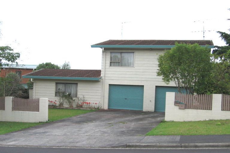 Photo of property in 27 White Heron Drive, Massey, Auckland, 0614