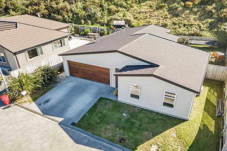 Photo of property in 10 Moonraker Place, Whitby, Porirua, 5024
