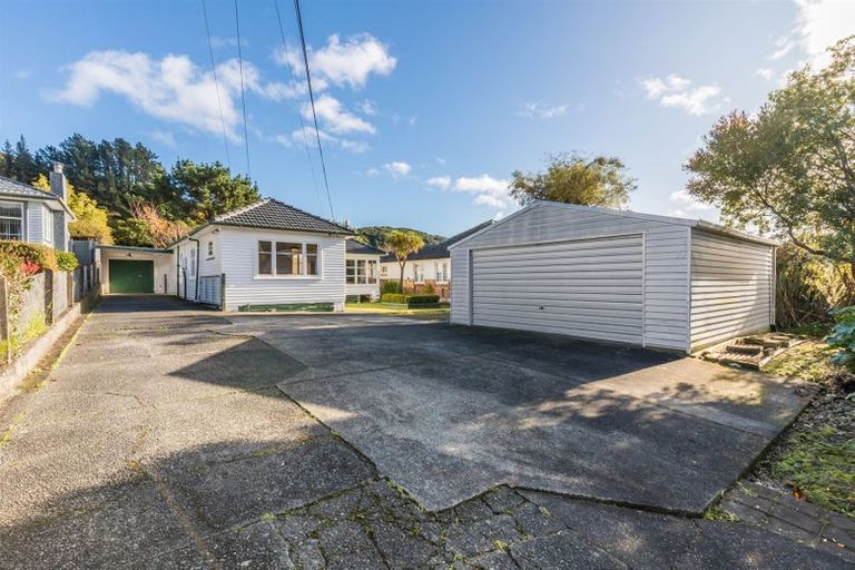 Photo of property in 17 Sharpe Crescent, Wainuiomata, Lower Hutt, 5014