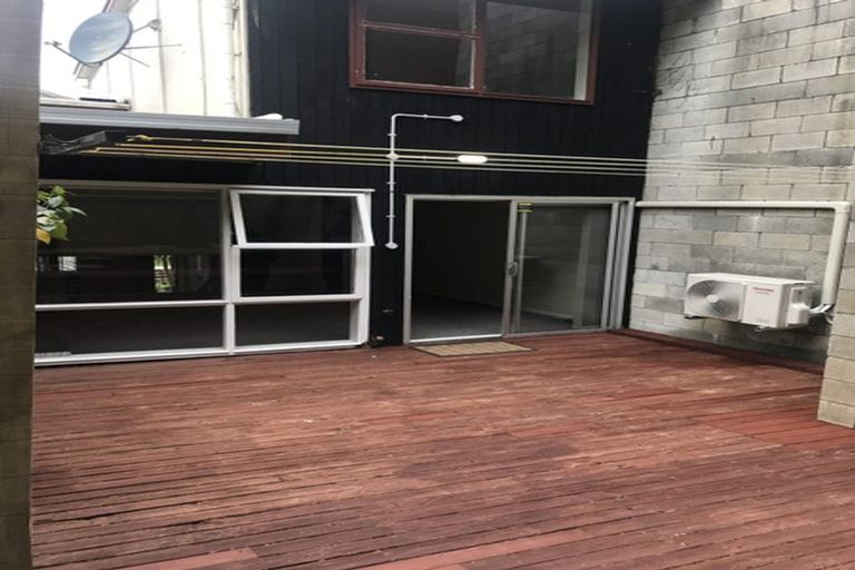 Photo of property in 99 Churton Drive, Churton Park, Wellington, 6037