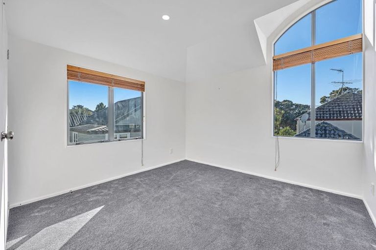 Photo of property in 19a Horotutu Road, Greenlane, Auckland, 1061