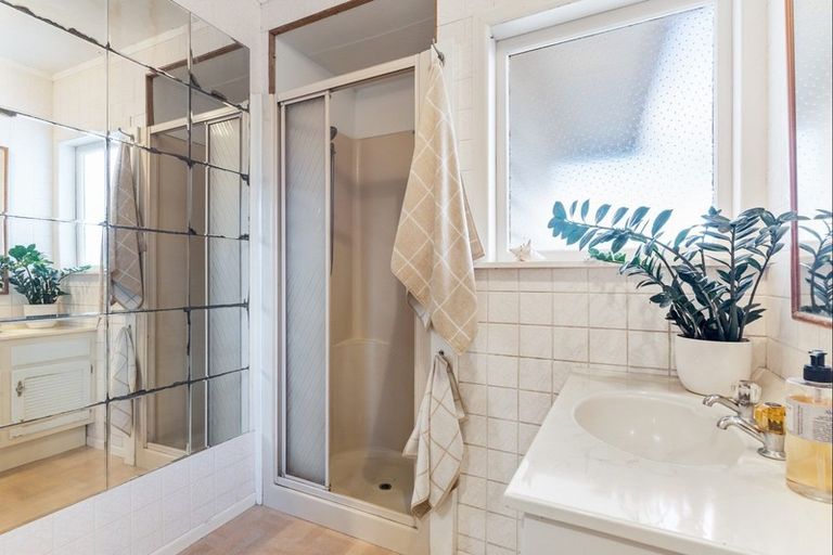 Photo of property in 44 Saffron Street, Birkdale, Auckland, 0626