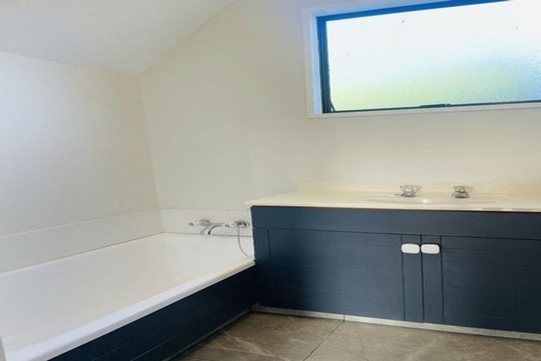 Photo of property in 1/35 Solway Avenue, Ilam, Christchurch, 8041