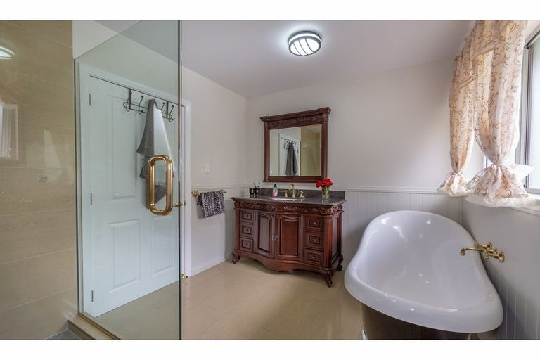 Photo of property in 7 Dalefield Drive, Cashmere, Christchurch, 8022