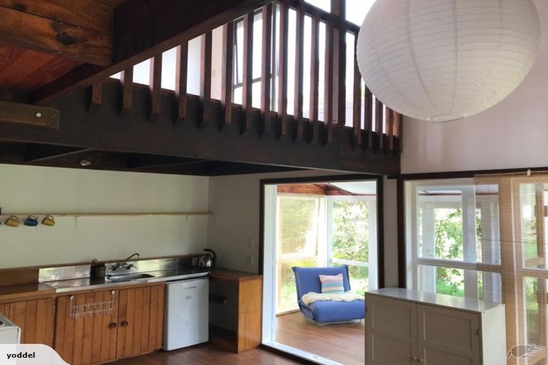 Photo of property in 89 Grassmere Road, Henderson Valley, Auckland, 0612