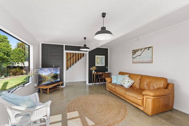 Photo of property in 16 Ngapaki Street, Waikanae Beach, Waikanae, 5036