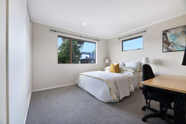 Photo of property in 10b Lincoln Road, Henderson, Auckland, 0610