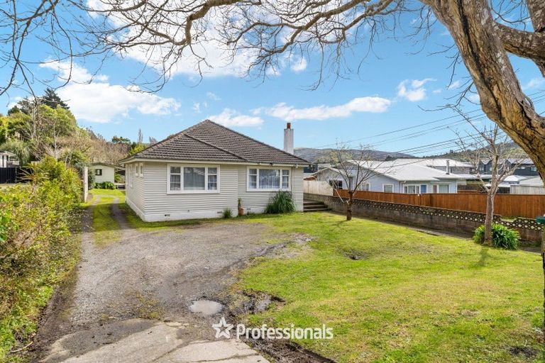 Photo of property in 23 Kereru Grove, Stokes Valley, Lower Hutt, 5019