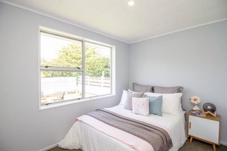 Photo of property in 270b Wellington Road, Wainuiomata, Lower Hutt, 5014