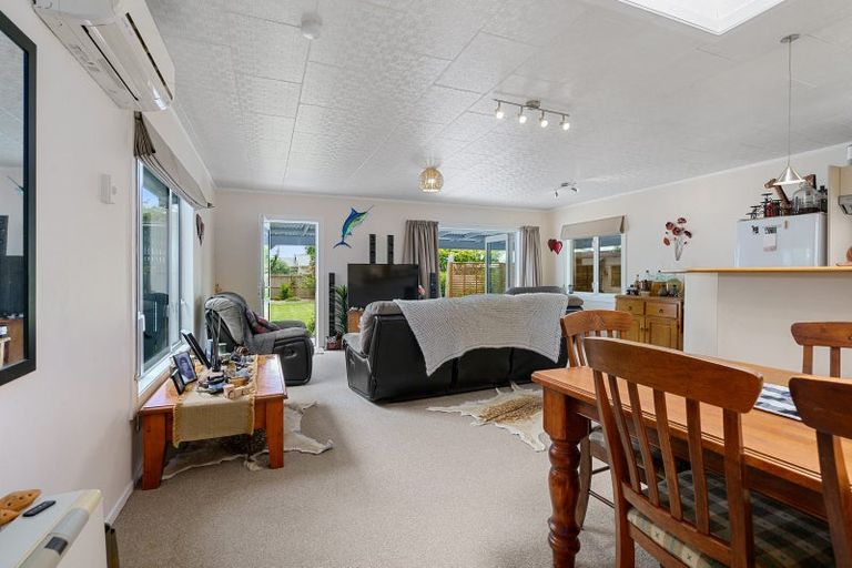 Photo of property in 12 Glover Street, Leamington, Cambridge, 3432