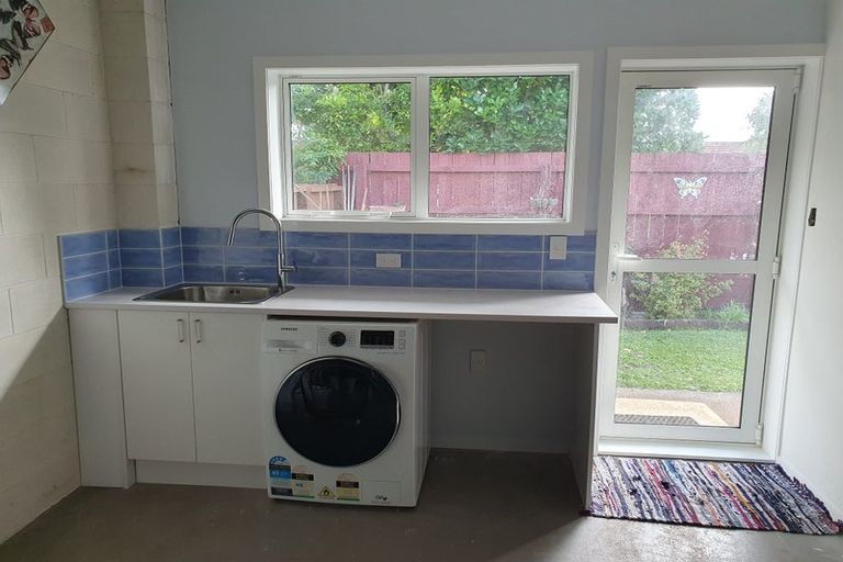 Photo of property in 2/29 Wallace Road, Mangere Bridge, Auckland, 2022