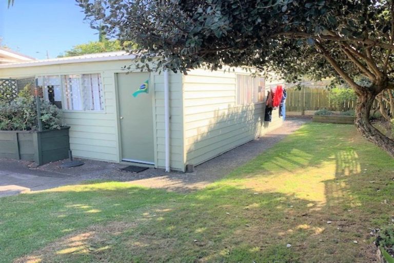 Photo of property in 2/132 Church Street, Onehunga, Auckland, 1061