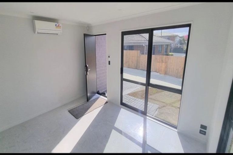 Photo of property in 425a Great South Road, Opaheke, Papakura, 2113