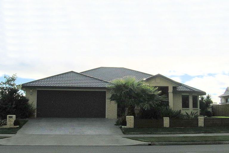 Photo of property in 120 Milne Drive, Paraparaumu, 5032