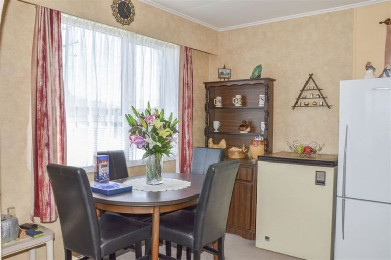 Photo of property in 75 Edinburgh Crescent, Waikiwi, Invercargill, 9810