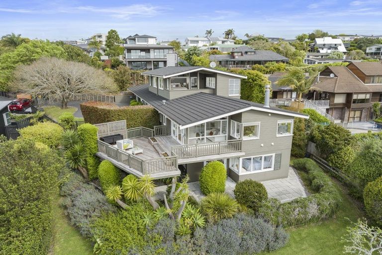 Photo of property in 104 Mellons Bay Road, Mellons Bay, Auckland, 2014